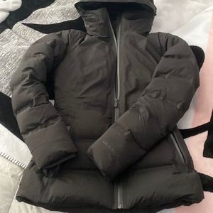 Lululemon Sleet Street puffer